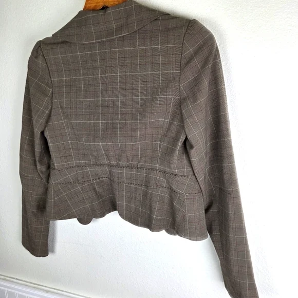 Women's Guess Brown Plaid Clasp Business Casual Blazer Size Medium - Picture 10 of 13